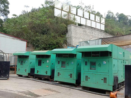 枞阳先进的应急发电机系统中智能监测和控制系统如何确保电压稳定？